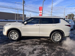 2024 Mitsubishi Outlander SE   S-AWC   7 PASS   PANO   HTD SEATS/STEERING in Oakville, Ontario - 5 - w320h240px