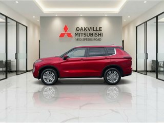 2024 Mitsubishi Outlander LE   S-AWC   RATES AS LOW AS 0.90 %   PANO   NAV in Oakville, Ontario - 5 - w320h240px