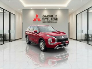 2024 Mitsubishi Outlander LE   S-AWC   RATES AS LOW AS 0.90 %   PANO   NAV in Oakville, Ontario - 2 - w320h240px