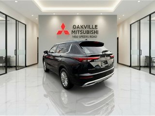 2024 Mitsubishi Outlander SE   S-AWC   CPO   RATES AS LOW AS 0.90% in Oakville, Ontario - 6 - w320h240px