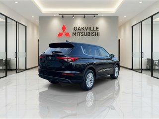 2024 Mitsubishi Outlander ES   S-AWC   B\U CAM   CARPLAY   HTD SEATS in Oakville, Ontario - 6 - w320h240px