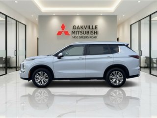 2025 Mitsubishi Outlander SE   S-AWC   7 PASS   PANO   CARPLAY   BLIND SPOT in Oakville, Ontario - 5 - w320h240px
