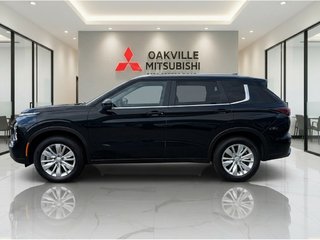 2025 Mitsubishi Outlander SE   S-AWC   CPO   RATES AS LOW AS 0.90% in Oakville, Ontario - 5 - w320h240px