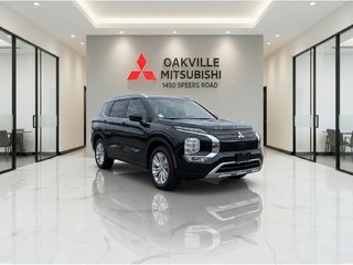 2025 Mitsubishi Outlander SE   S-AWC   CPO   RATES AS LOW AS 0.90% in Oakville, Ontario - 2 - w320h240px