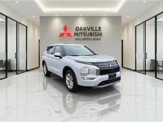 2025 Mitsubishi Outlander SE   S-AWC   CPO   RATES AS LOW AS 0.90% in Oakville, Ontario - 2 - w320h240px