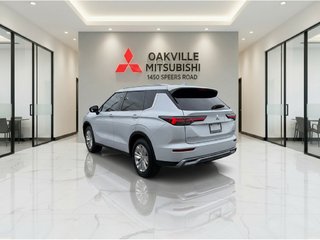 2025 Mitsubishi Outlander SE   S-AWC   CPO   RATES AS LOW AS 0.90% in Oakville, Ontario - 6 - w320h240px