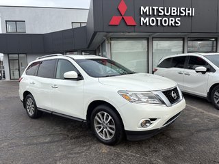 2016 Nissan Pathfinder SV   4WD   AS-IS   WHOLESALE TO PUBLIC   7 PASS in Oakville, Ontario - 2 - w320h240px