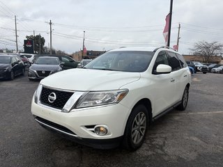 2016 Nissan Pathfinder SV   4WD   AS-IS   WHOLESALE TO PUBLIC   7 PASS in Oakville, Ontario - 4 - w320h240px
