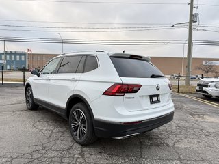 2021 Volkswagen Tiguan Highline 2.0T 8sp at w/Tip 4M in Oakville, Ontario - 6 - w320h240px
