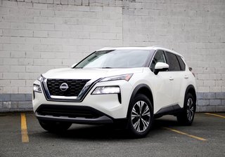 2023 Nissan Rogue SV Moonroof