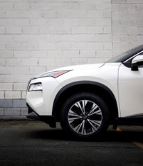 2023 Nissan Rogue SV Moonroof