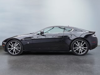 Aston Martin Vantage Manual Black Cherry metallic 2006 à Laval, Québec - 2 - w320h240px