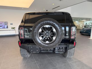 2024 GMC HUMMER EV SUV E4WD 4dr 2X in Laval, Quebec - 4 - w320h240px