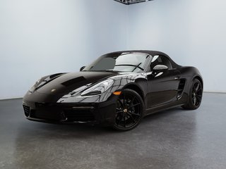 2018 Porsche 718 Boxster Manual transmission in Laval, Quebec - 4 - w320h240px