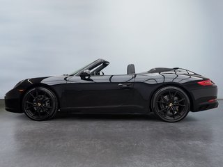 2017 Porsche 911 in Laval, Quebec - 2 - w320h240px