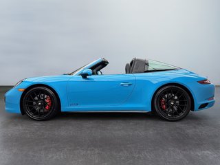 2019  911 Targa 4 GTS Premium Package Plus in Laval, Quebec - 2 - w320h240px