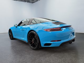 2019  911 Targa 4 GTS Premium Package Plus in Laval, Quebec - 3 - w320h240px