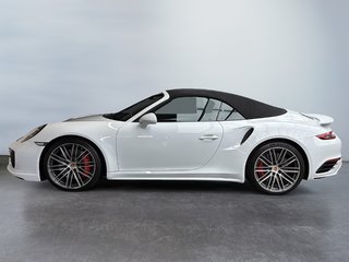 Porsche 911 Turbo Cabriolet w/Porsche Dynamic Chassis 2019 à Laval, Québec - 5 - w320h240px