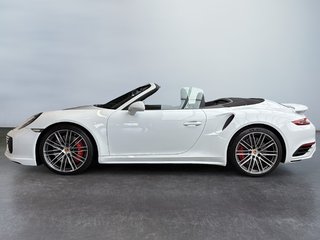 Porsche 911 Turbo Cabriolet w/Porsche Dynamic Chassis 2019 à Laval, Québec - 2 - w320h240px