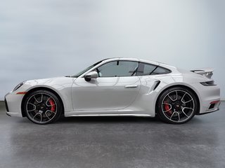 Porsche 911 Turbo Coupe 2024 à Laval, Québec - 2 - w320h240px