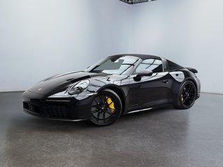 2025 Porsche 911 Targa 4 GTS Ceramic Composite Brakes in Laval, Quebec - 4 - w320h240px