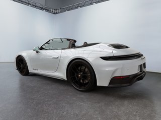 2025 Porsche 911 in Laval, Quebec - 3 - w320h240px