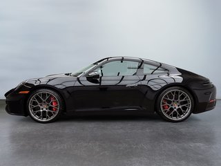2025 Porsche 911 Carrera S in Laval, Quebec - 2 - w320h240px