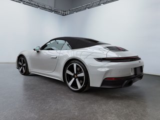 2025 Porsche 911 in Laval, Quebec - 6 - w320h240px