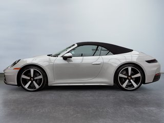 2025 Porsche 911 in Laval, Quebec - 5 - w320h240px