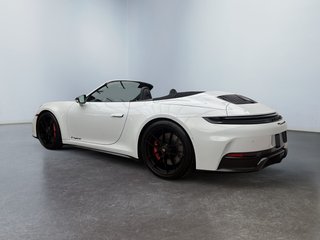 2025 Porsche 911 in Laval, Quebec - 3 - w320h240px