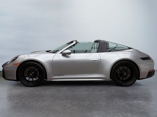 2026 Porsche 911 4 GTS in Laval, Quebec - 2 - w320h240px