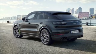 Porsche Cayenne E-Hybrid Coupe AWD 2022 à Laval, Québec - 3 - w320h240px