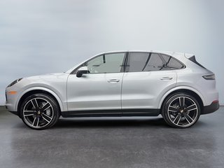 Cayenne Premium Package 2023 à Laval, Québec - 2 - w320h240px