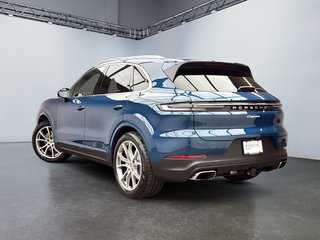 2024 Porsche Cayenne Premium Package Plus in Laval, Quebec - 3 - w320h240px
