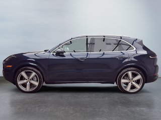Porsche Cayenne Premium Package Plus 2024 à Laval, Québec - 2 - w320h240px