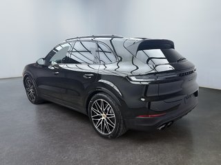 2024 Porsche Cayenne AWD in Laval, Quebec - 3 - w320h240px
