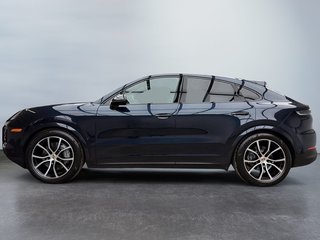 2024 Porsche Cayenne in Laval, Quebec - 2 - w320h240px