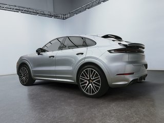 2024 Porsche Cayenne S in Laval, Quebec - 3 - w320h240px