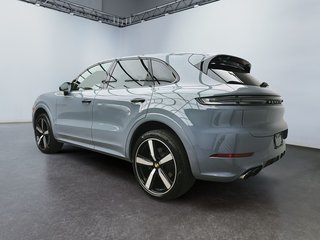 Porsche Cayenne  2024 à Laval, Québec - 3 - w320h240px