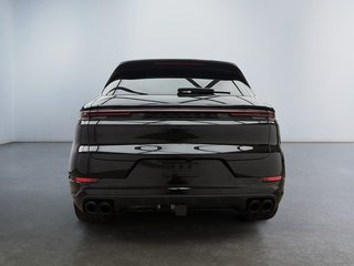 2025 Porsche Cayenne in Laval, Quebec - 4 - w320h240px