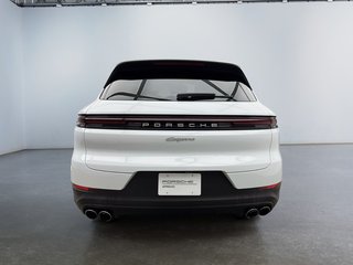 2025 Porsche Cayenne E-Hybrid in Laval, Quebec - 4 - w320h240px