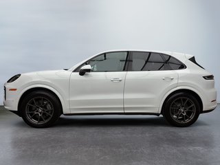 2025 Porsche Cayenne in Laval, Quebec - 2 - w320h240px