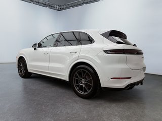2025 Porsche Cayenne in Laval, Quebec - 3 - w320h240px