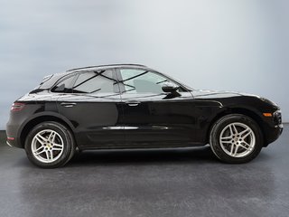 2018 Porsche Macan Premium Package Plus in Laval, Quebec - 6 - w320h240px