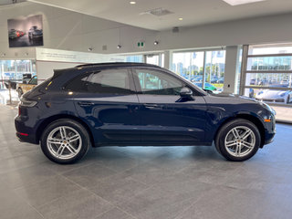 2020  Macan S Toit Panoramique in Laval, Quebec - 2 - w320h240px