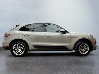 2021  Macan Premium Package in Laval, Quebec - 5 - w320h240px