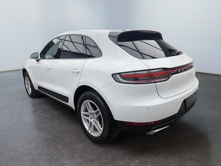 2021  Macan Premium Plus Package in Laval, Quebec - 3 - w320h240px