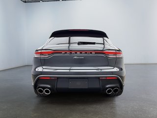 2023  Macan Premium Package Plus in Laval, Quebec - 4 - w320h240px