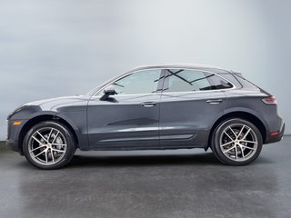 2023  Macan Premium Package Plus in Laval, Quebec - 2 - w320h240px