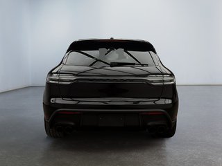 2023 Porsche Macan in Laval, Quebec - 4 - w320h240px